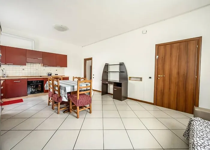 Parking&wifi Free / Hesperia Groundfloor Oasis 아파트 *